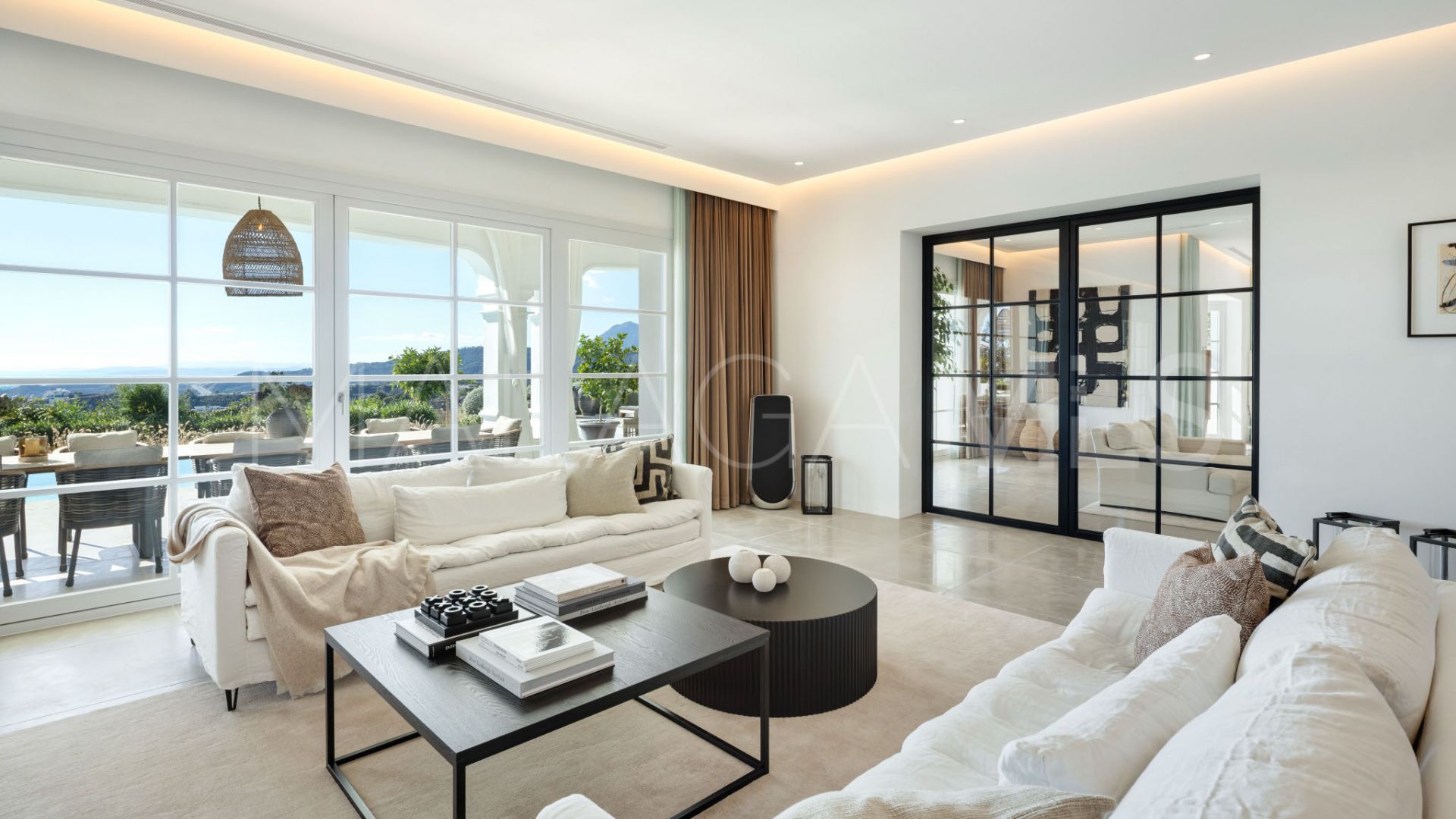 Villa for sale in Benahavis