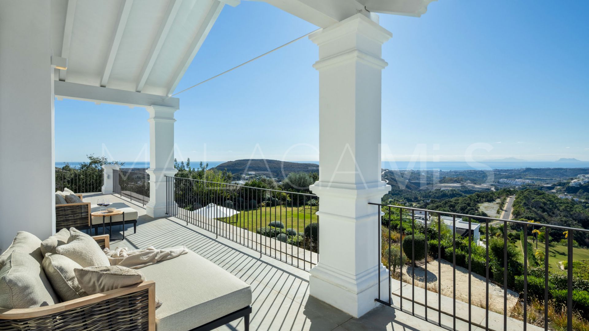 Villa for sale in Benahavis