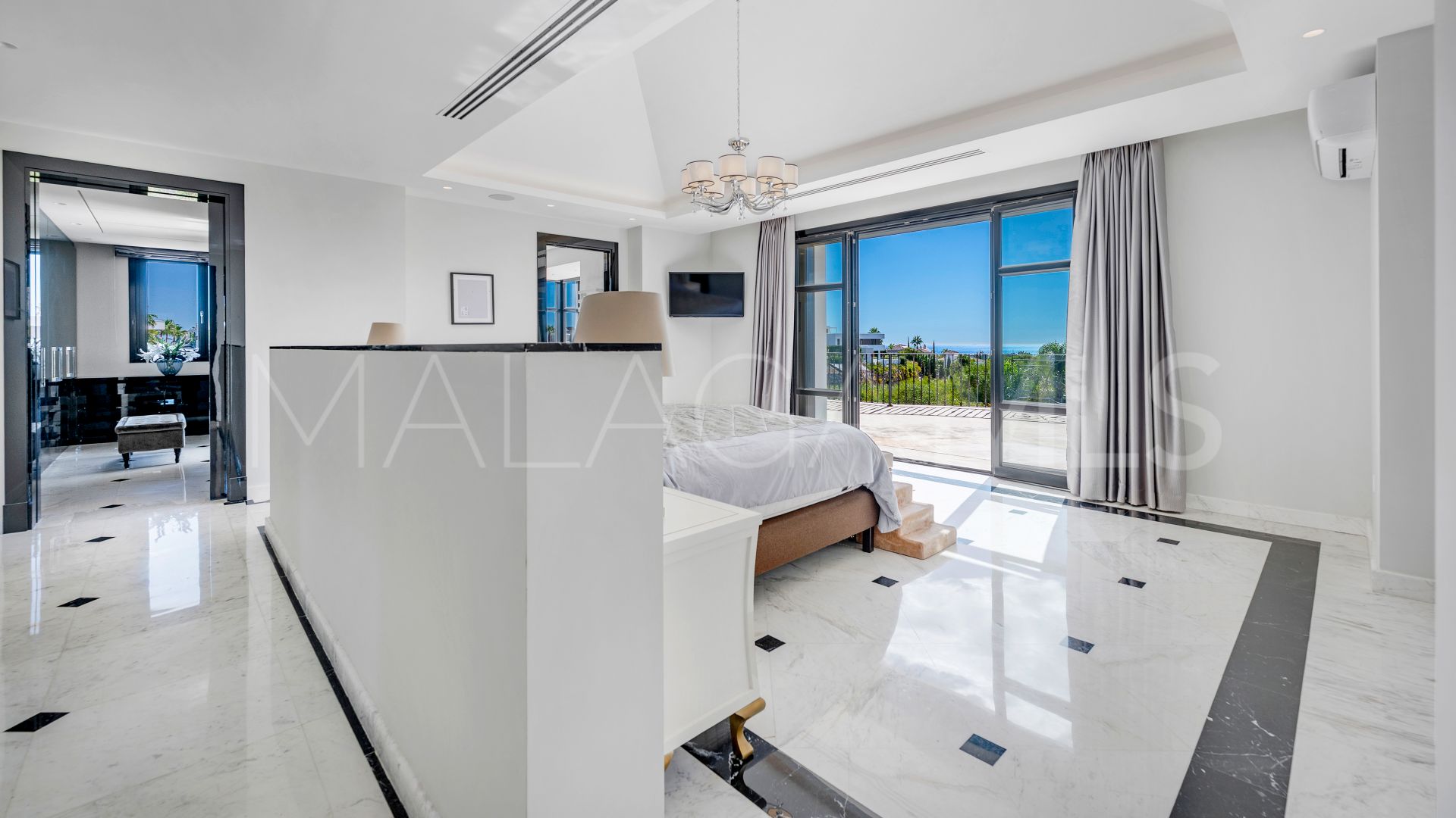 For sale villa with 5 bedrooms in La Alqueria