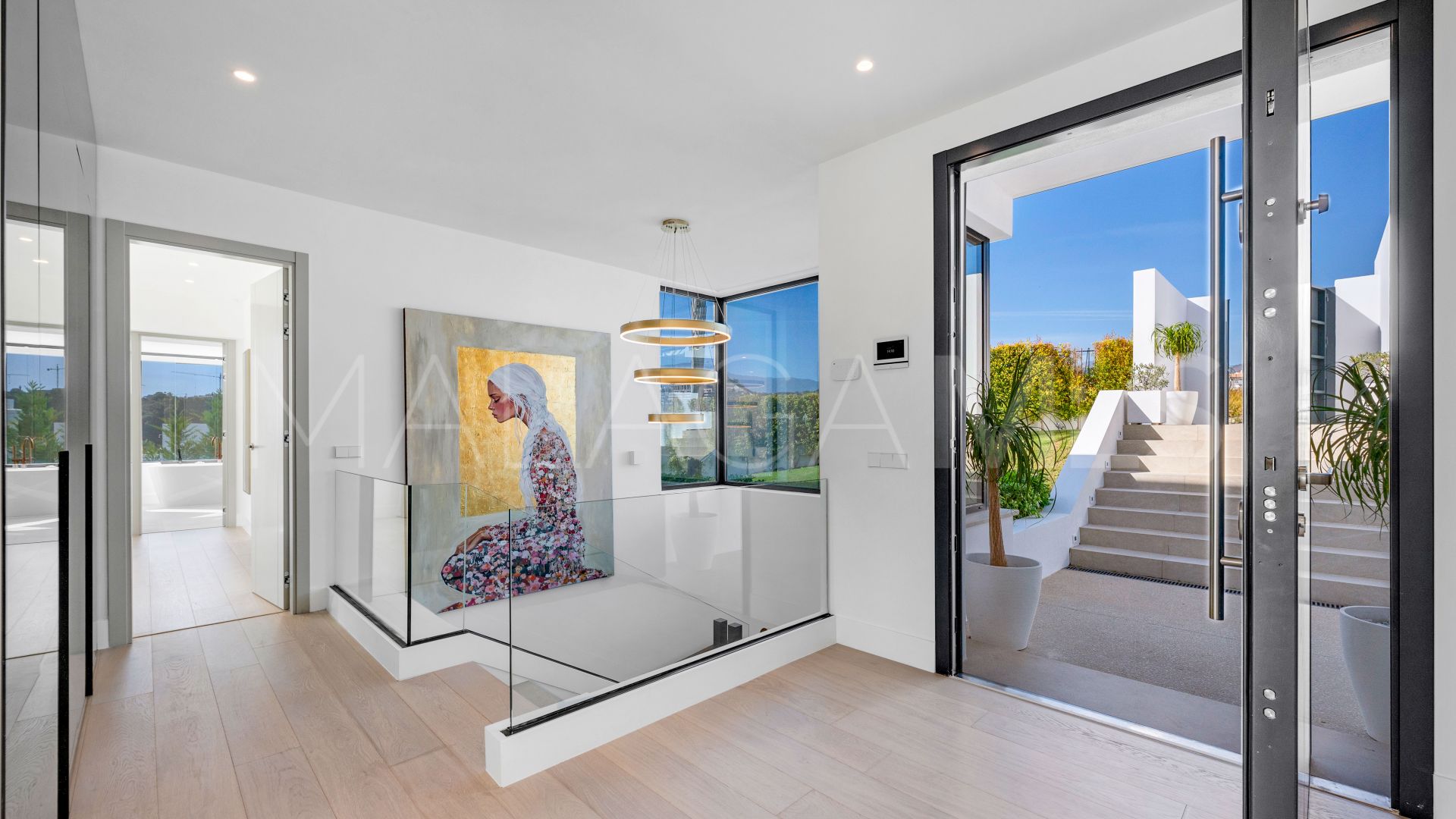 Villa for sale in Estepona