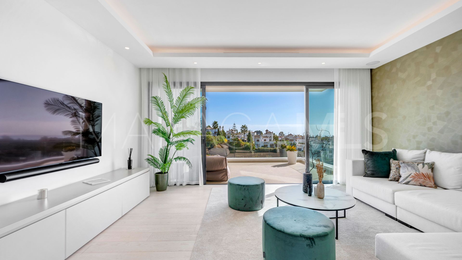 Villa for sale in Estepona