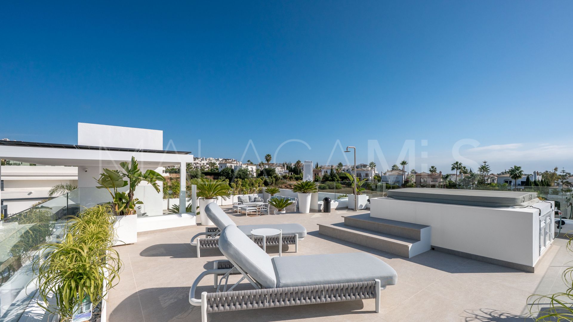 Villa for sale in Estepona
