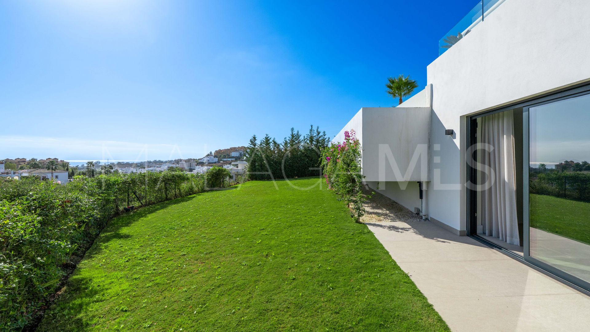 Villa for sale in Estepona