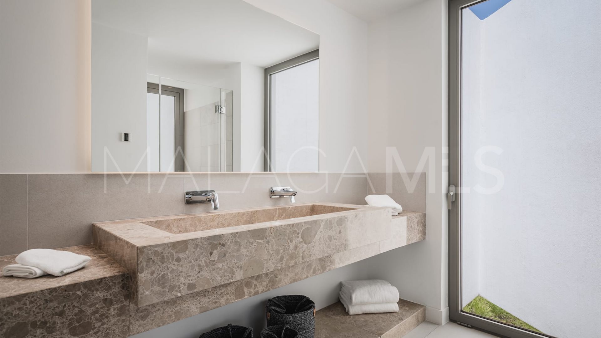 For sale villa in Paraiso Alto