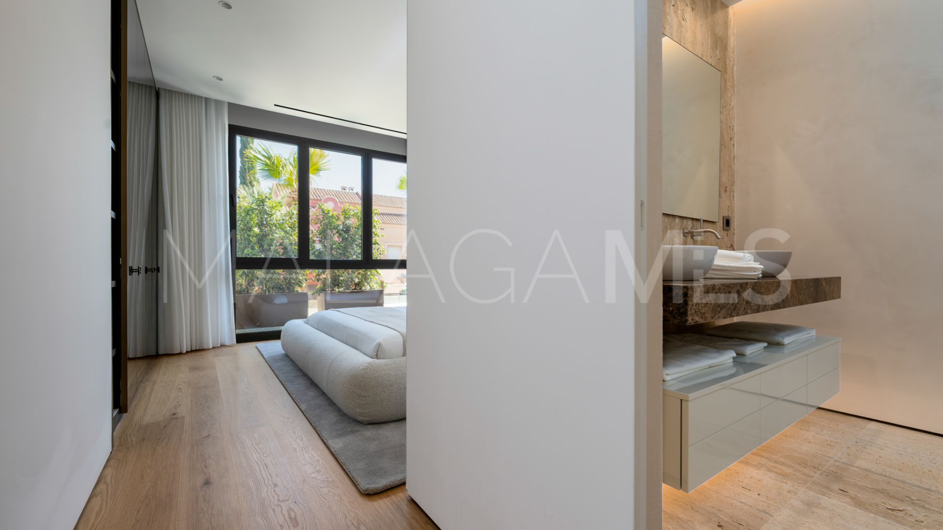 Apartamento planta baja for sale in Marbella Golden Mile