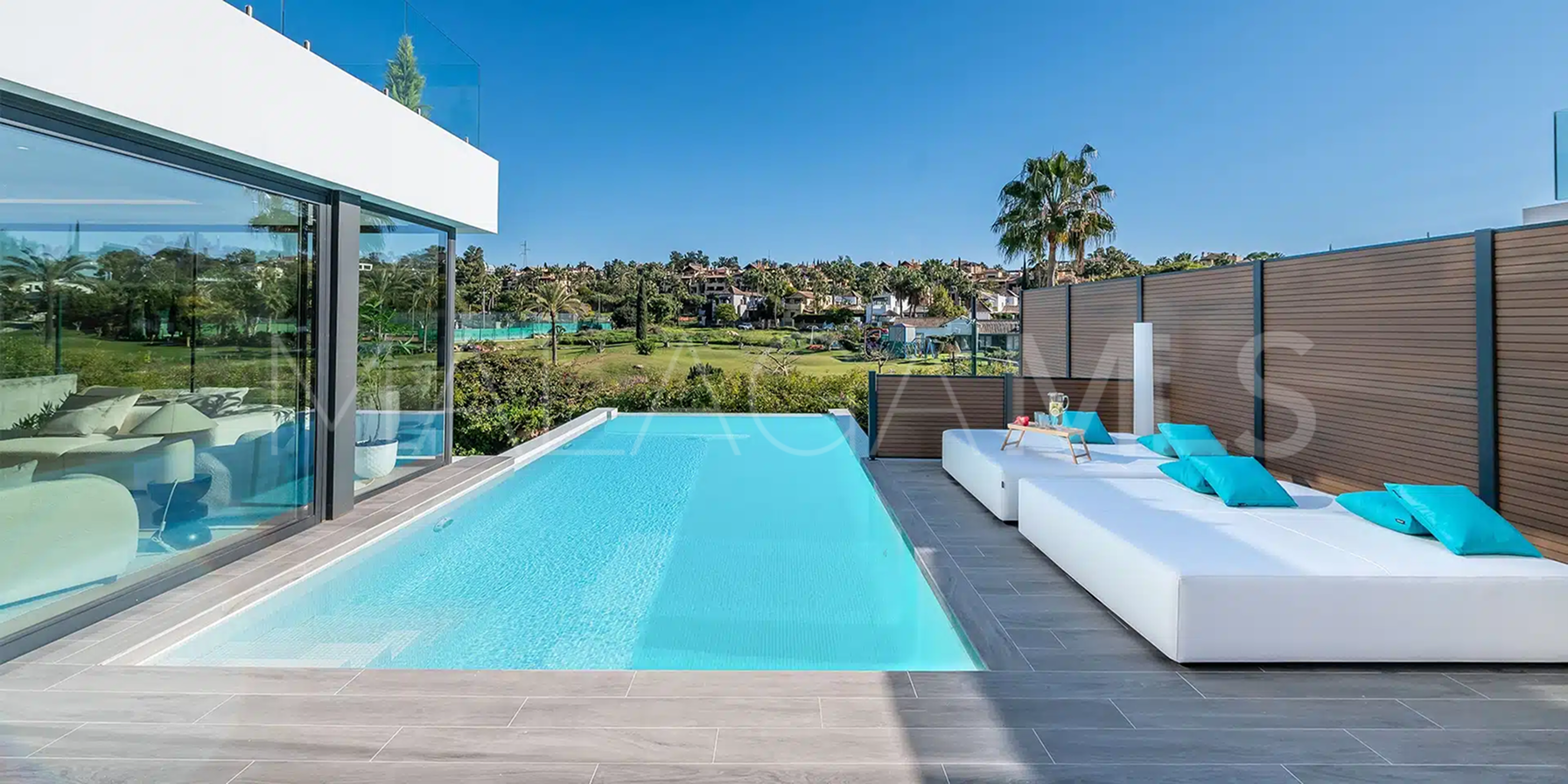 Villa for sale in El Campanario