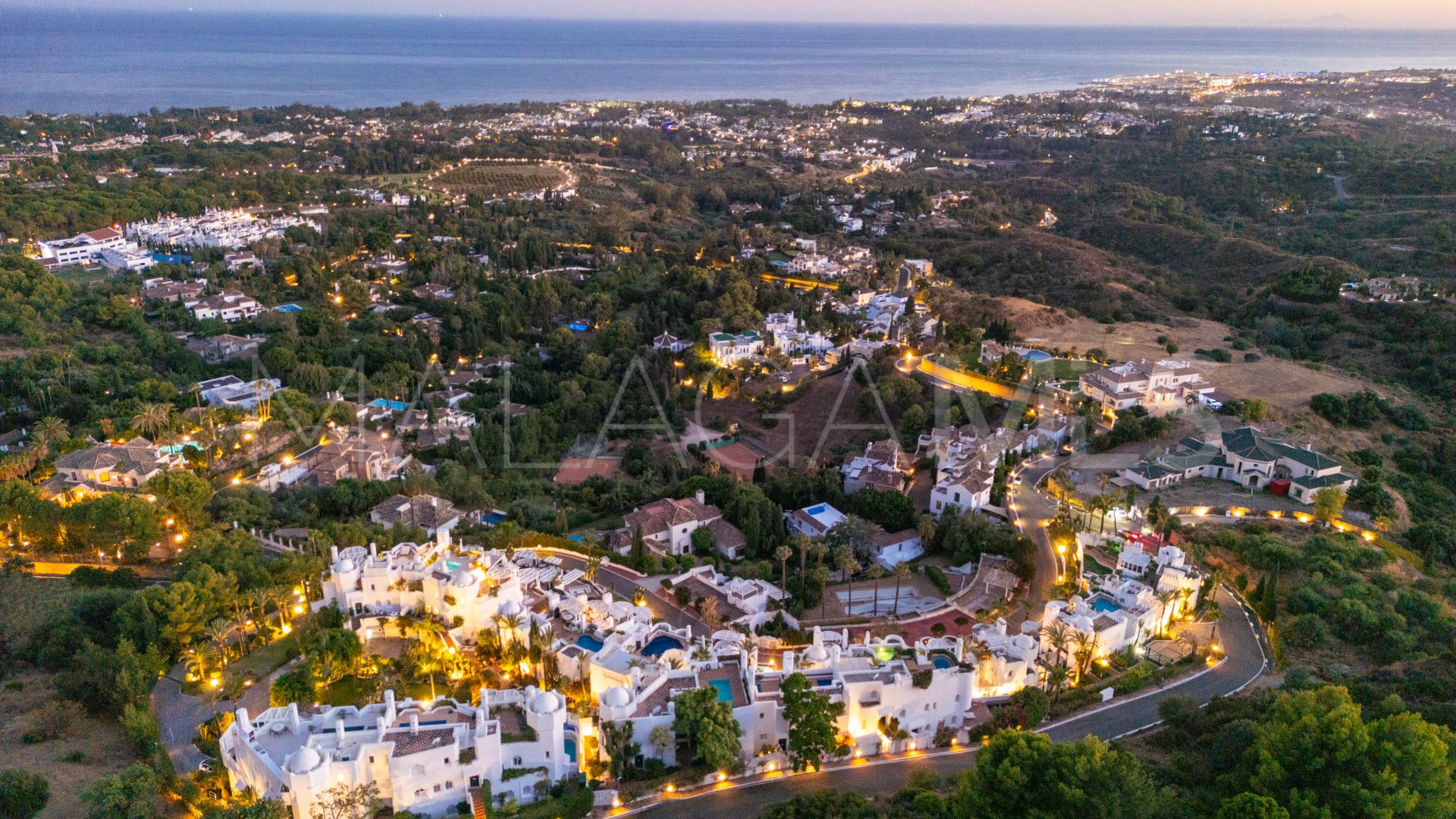 Penthouse with 4 bedrooms for sale in Marbella Golden Mile