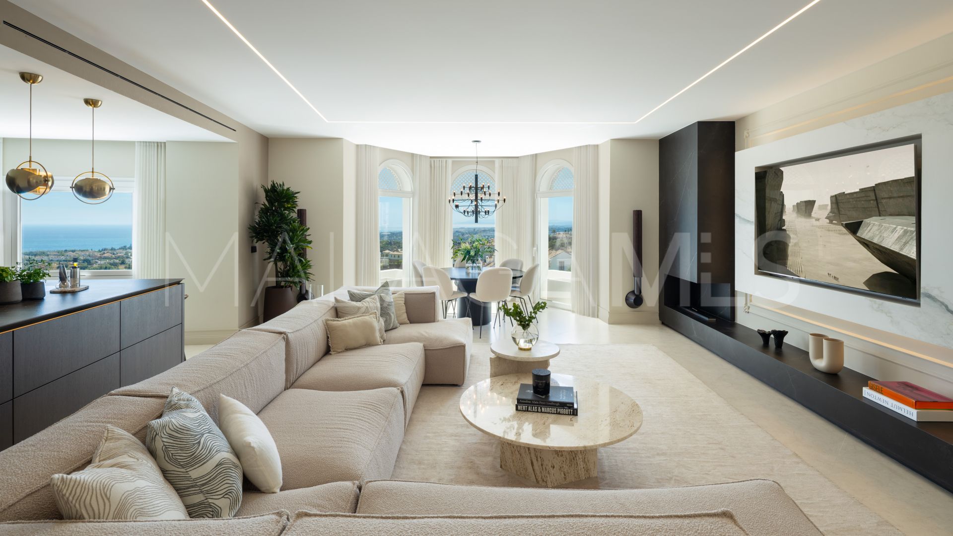 Penthouse with 4 bedrooms for sale in Marbella Golden Mile