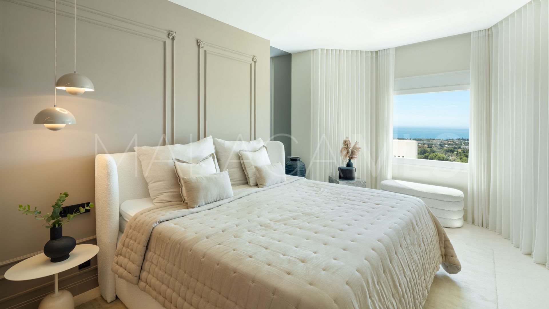 Penthouse with 4 bedrooms for sale in Marbella Golden Mile