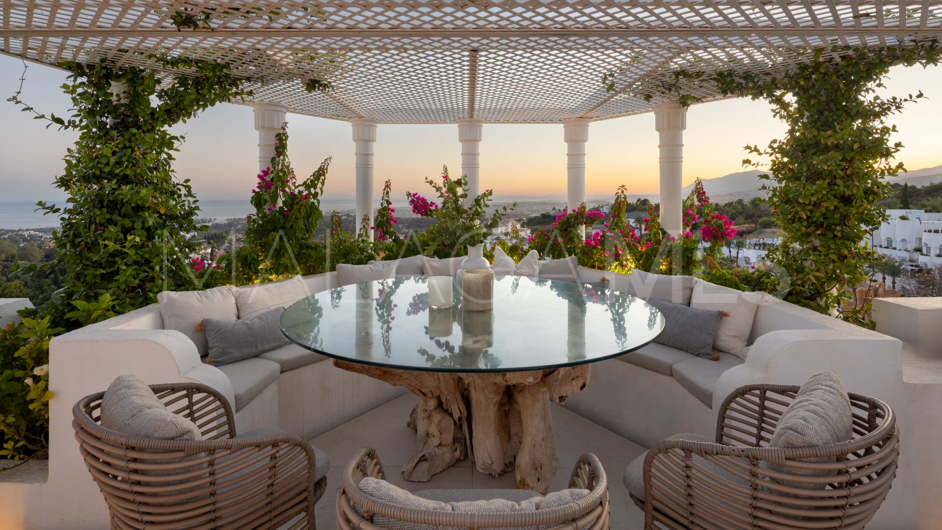 Penthouse with 4 bedrooms for sale in Marbella Golden Mile
