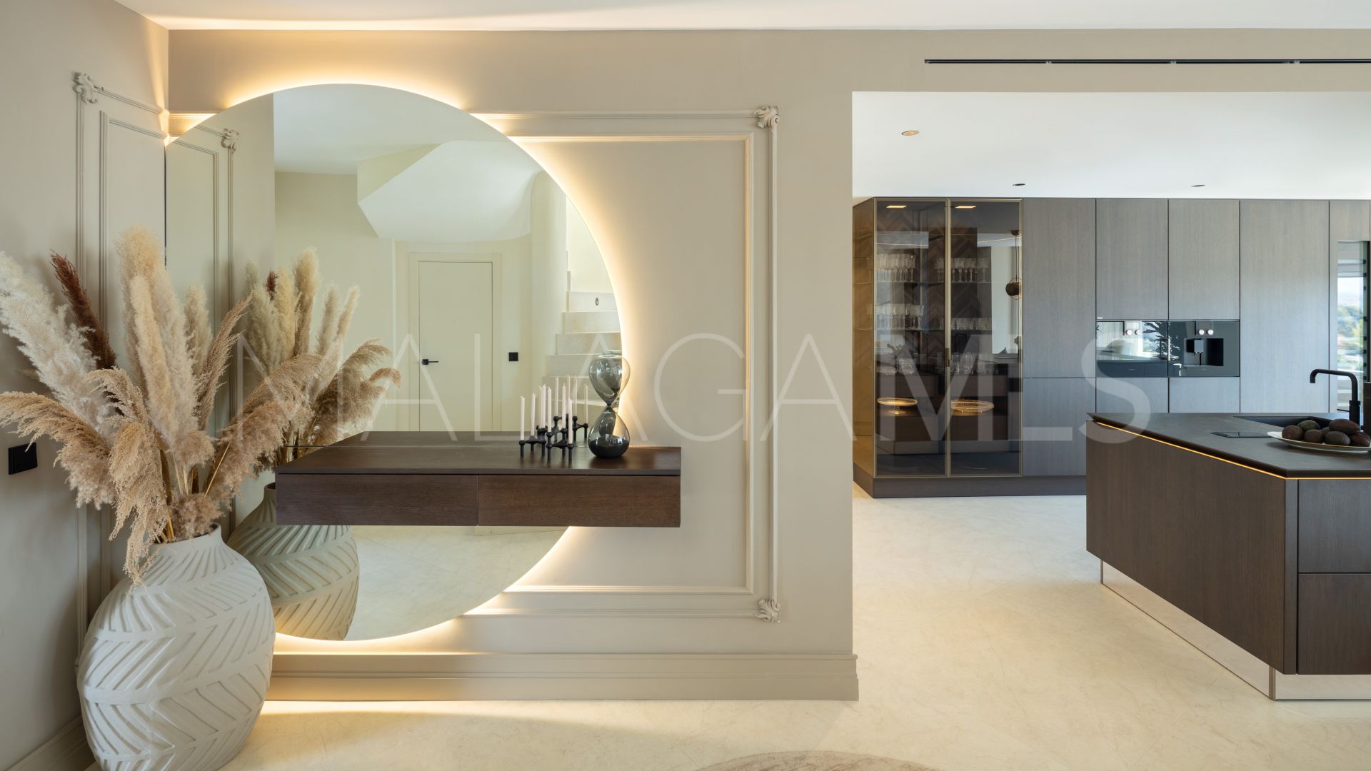 Penthouse with 4 bedrooms for sale in Marbella Golden Mile