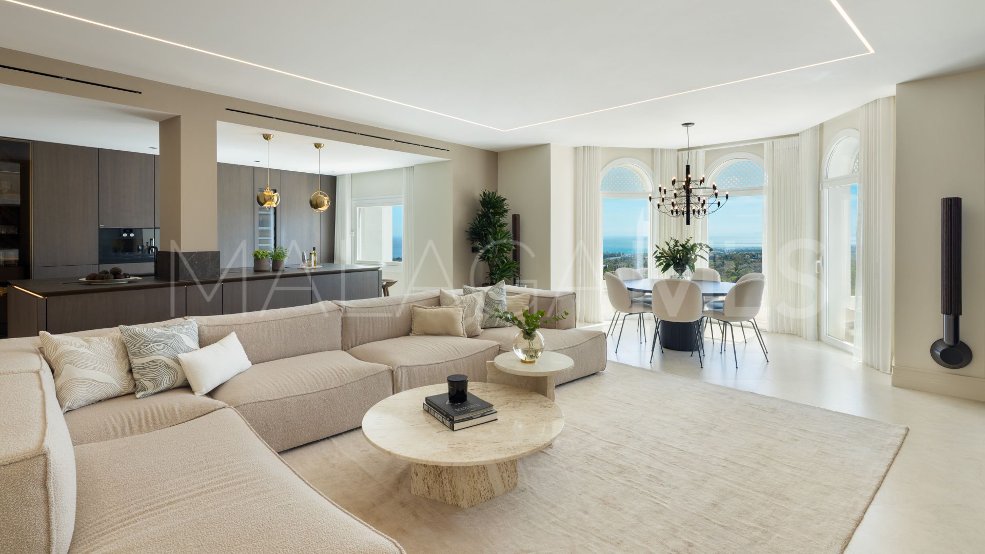 Penthouse with 4 bedrooms for sale in Marbella Golden Mile