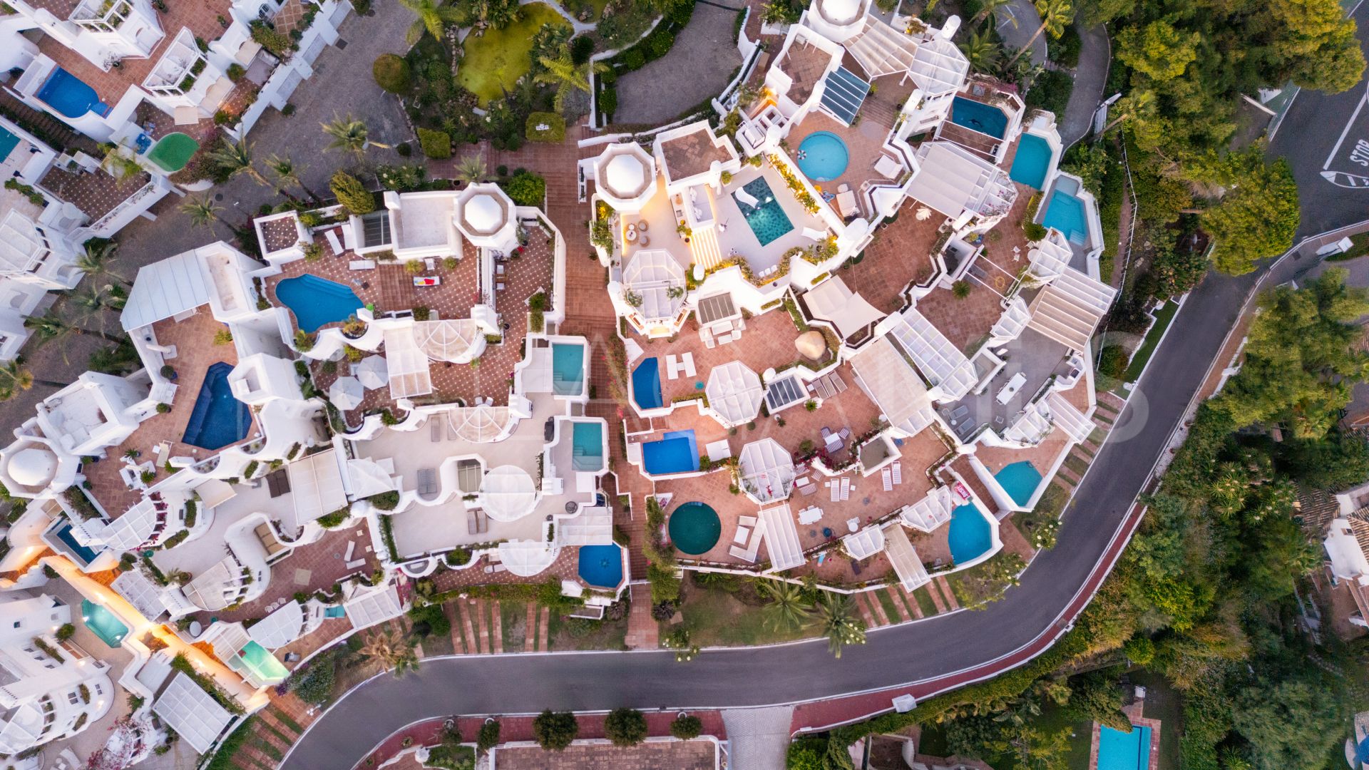 Penthouse with 4 bedrooms for sale in Marbella Golden Mile