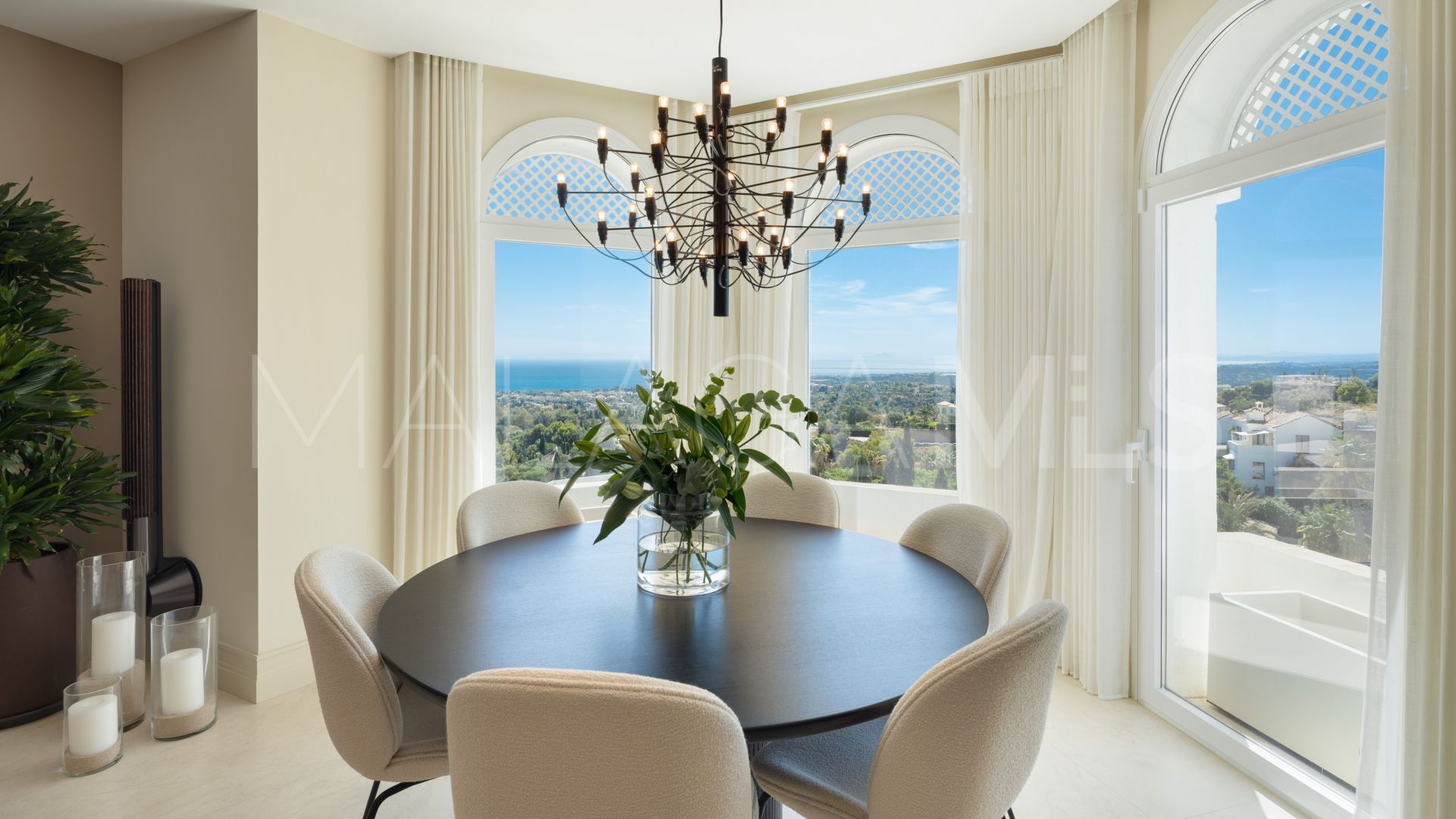 Penthouse with 4 bedrooms for sale in Marbella Golden Mile