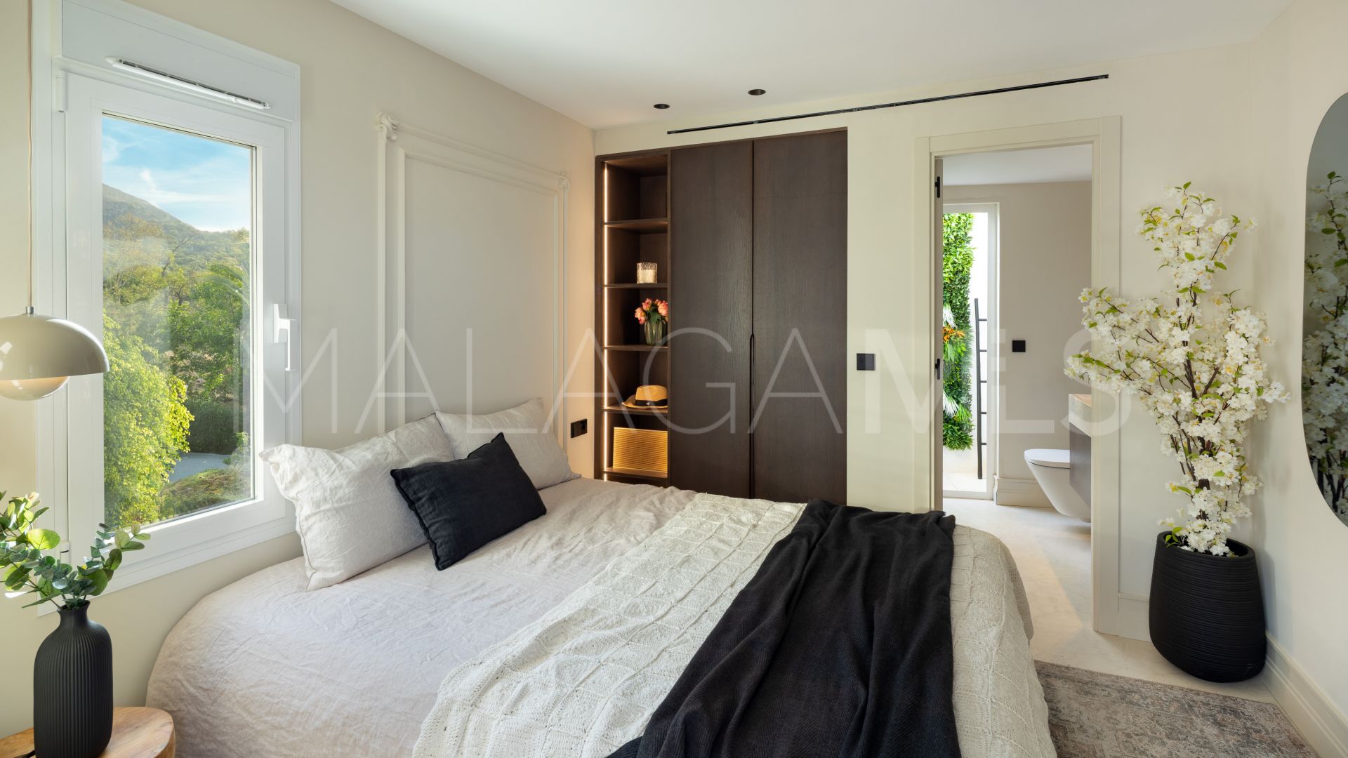 Penthouse with 4 bedrooms for sale in Marbella Golden Mile