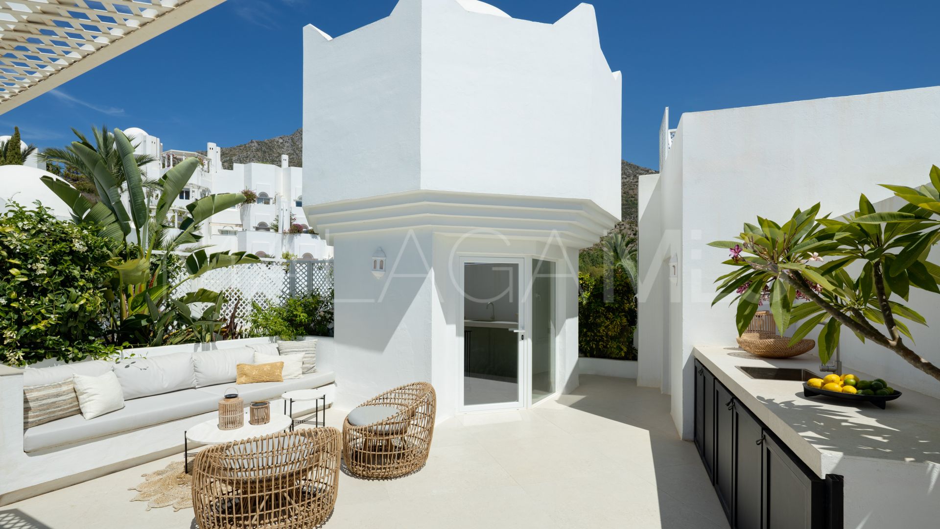 Penthouse with 4 bedrooms for sale in Marbella Golden Mile