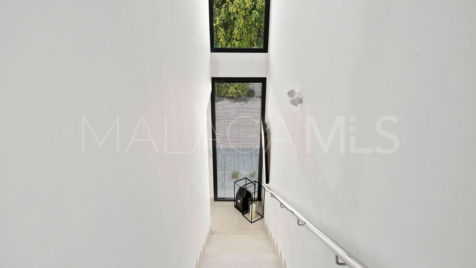 4 bedrooms villa in Estepona East for sale