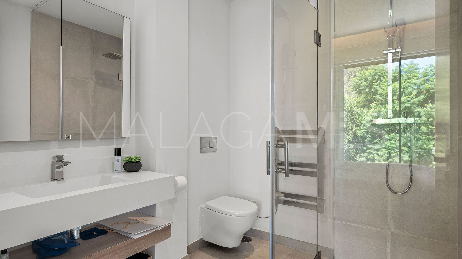 4 bedrooms villa in Estepona East for sale