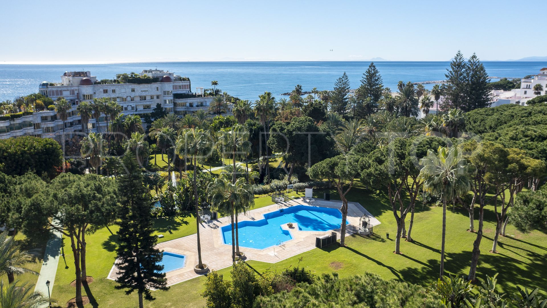 Apartment in Playas del Duque 2BR, 2BA, 106m², €795k