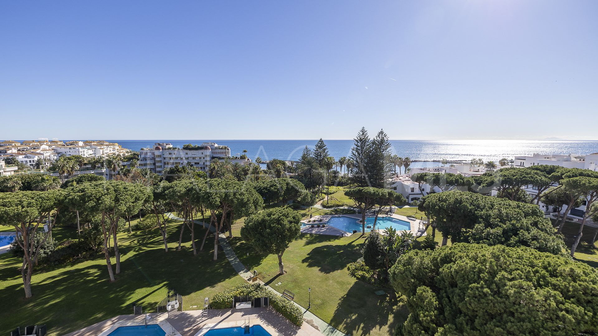 Lägenhet for sale in Playas del Duque