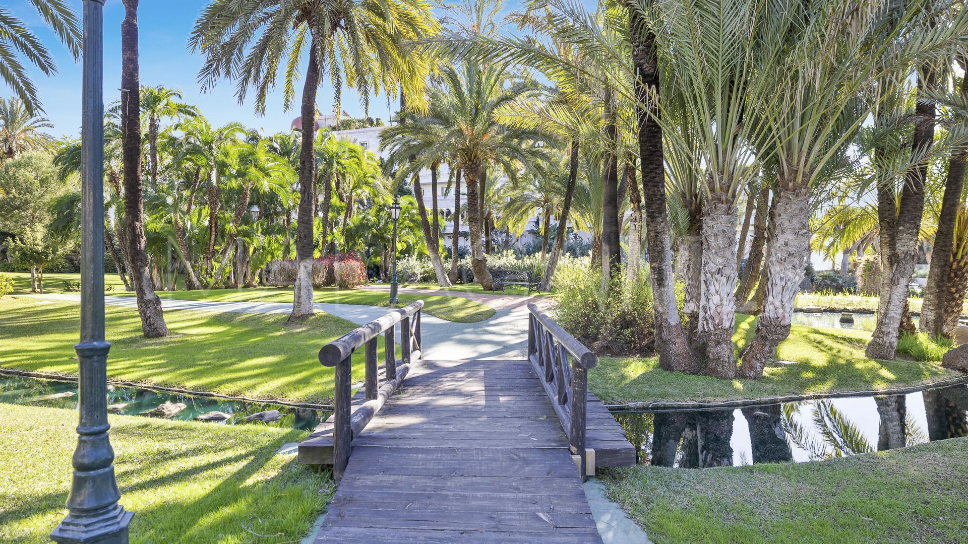 Lägenhet for sale in Playas del Duque