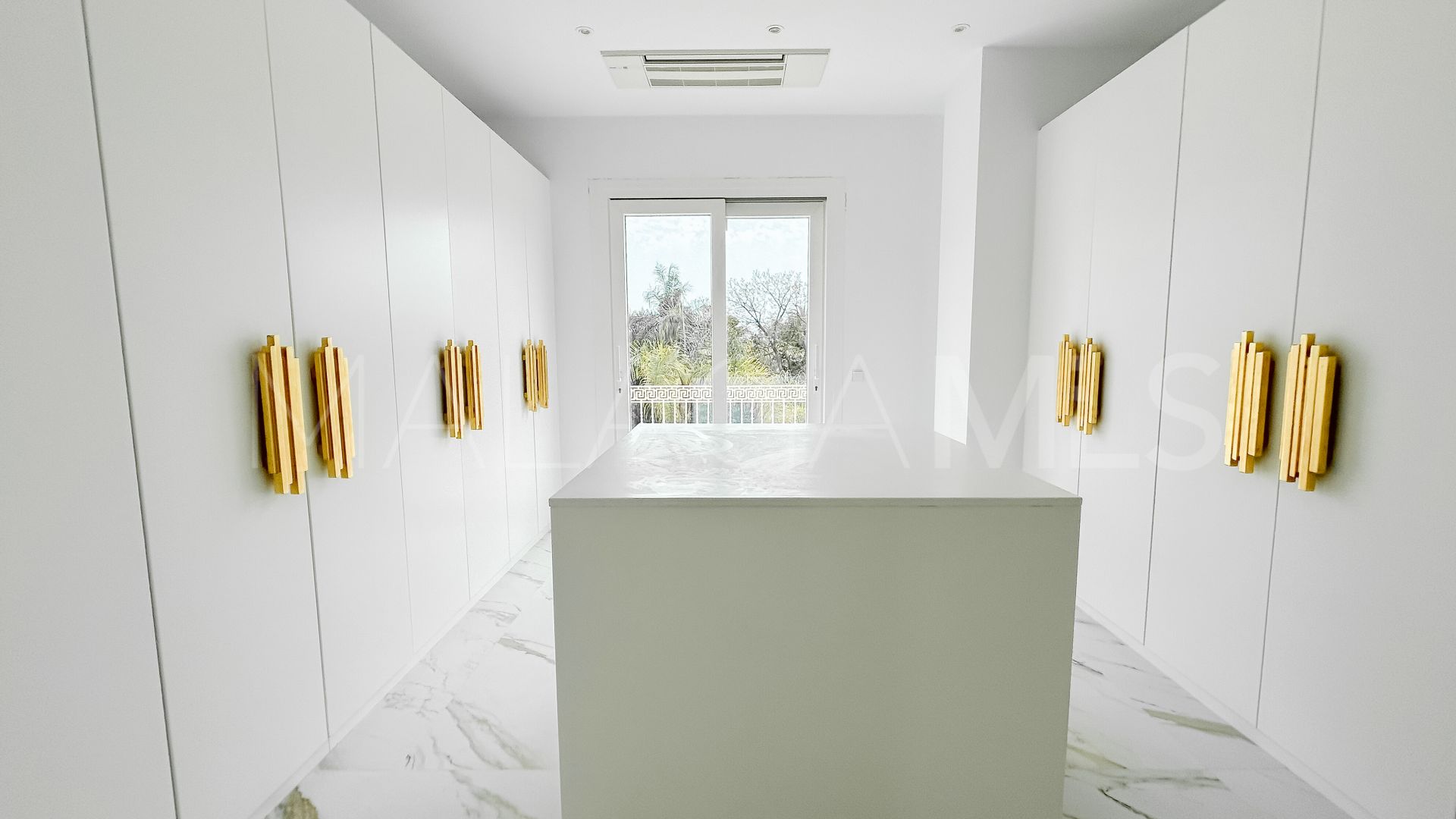 Villa for sale in Marbella