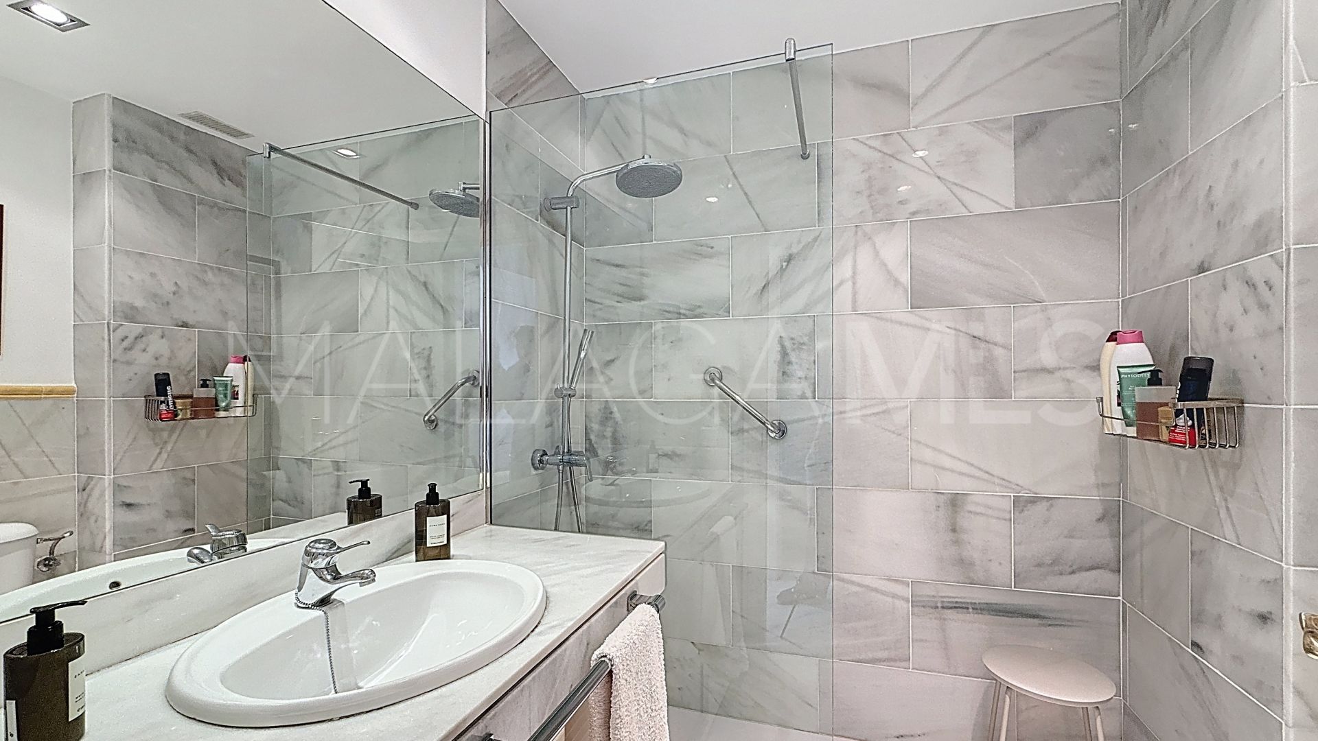 5 bedrooms Guadalmina Baja apartment for sale