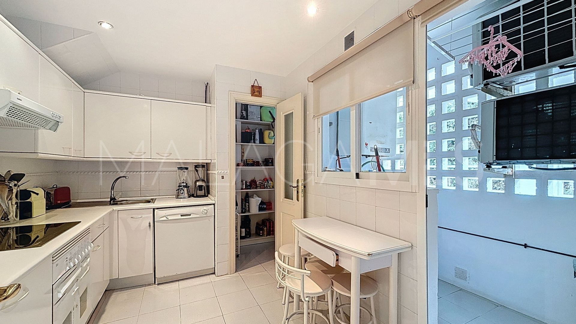 5 bedrooms Guadalmina Baja apartment for sale