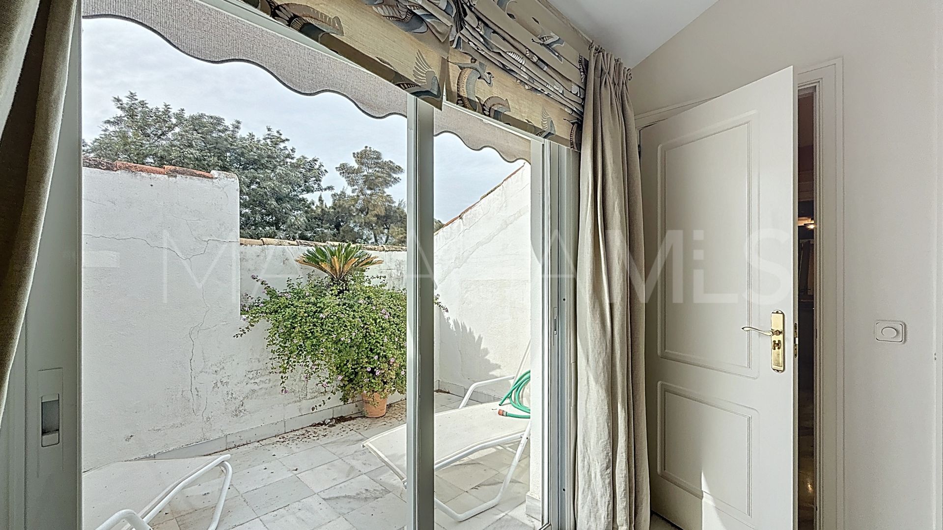 5 bedrooms Guadalmina Baja apartment for sale