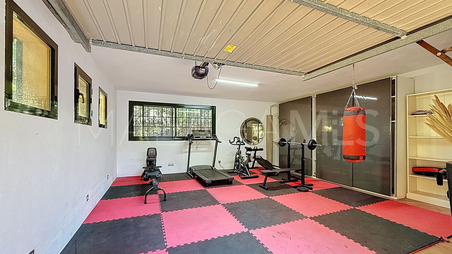 Villa for sale in Casasola