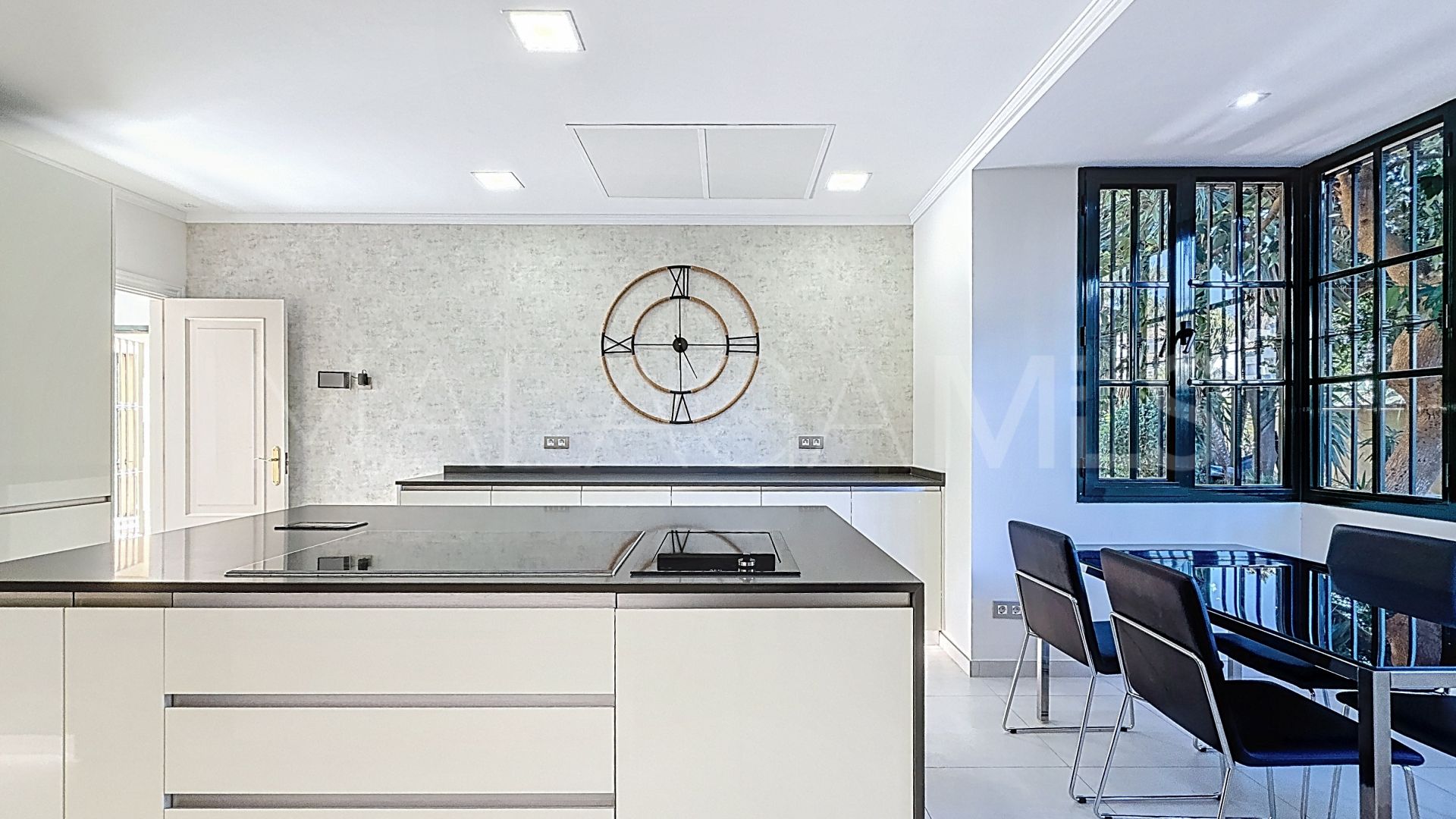 Villa for sale in Casasola