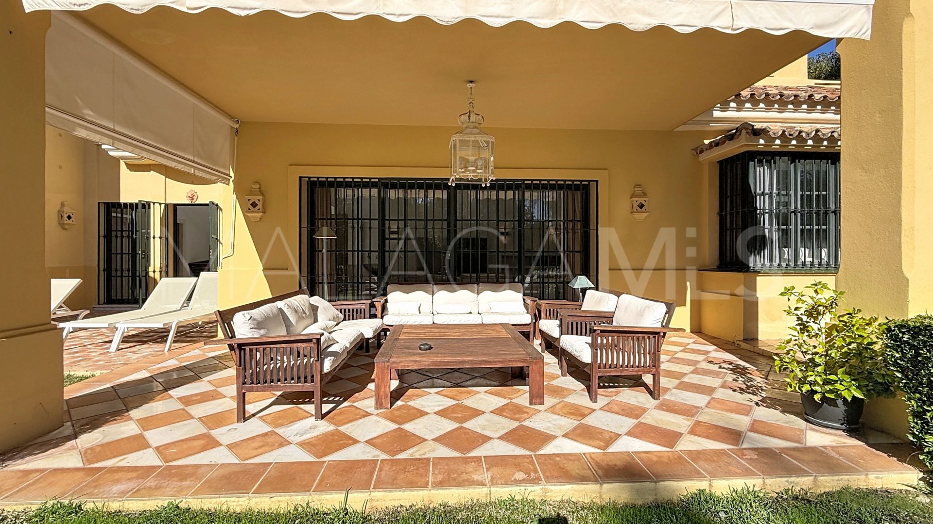 Villa for sale in Casasola