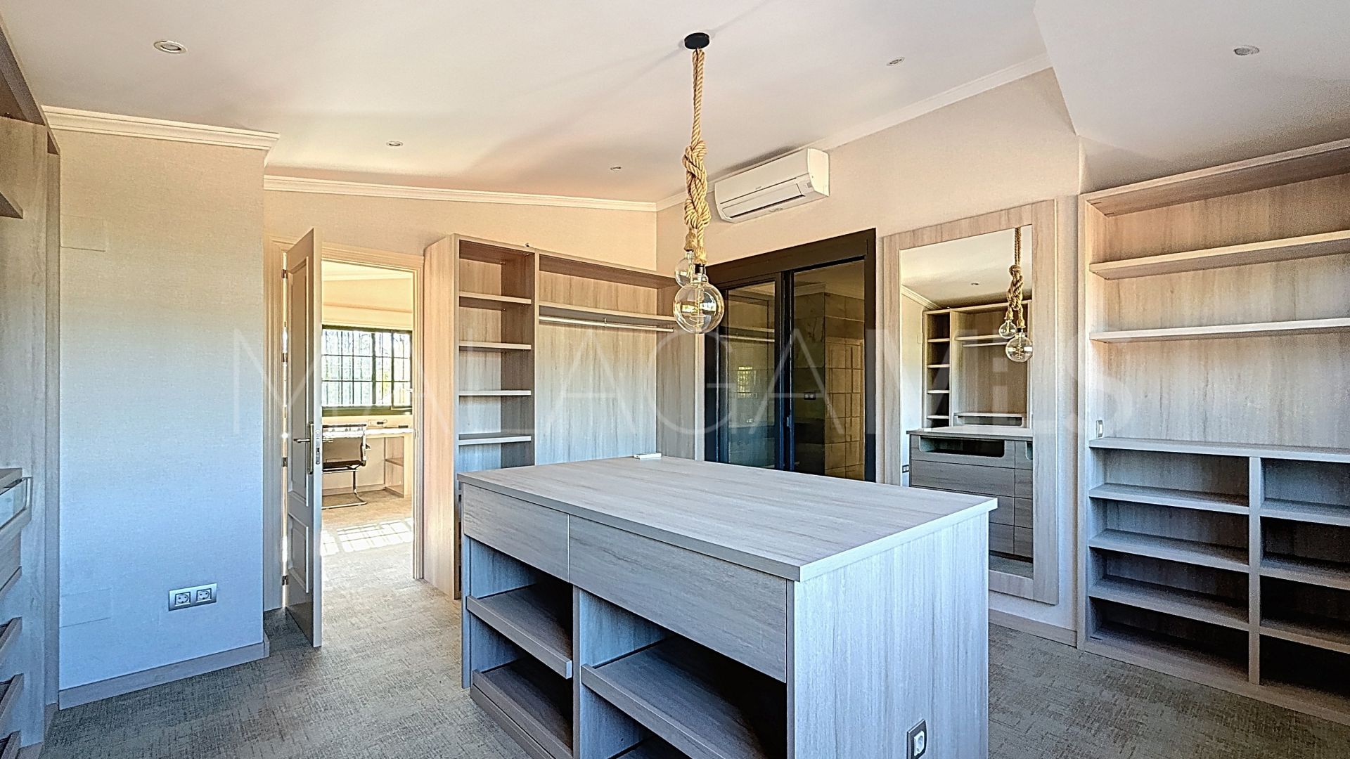 Villa for sale in Casasola