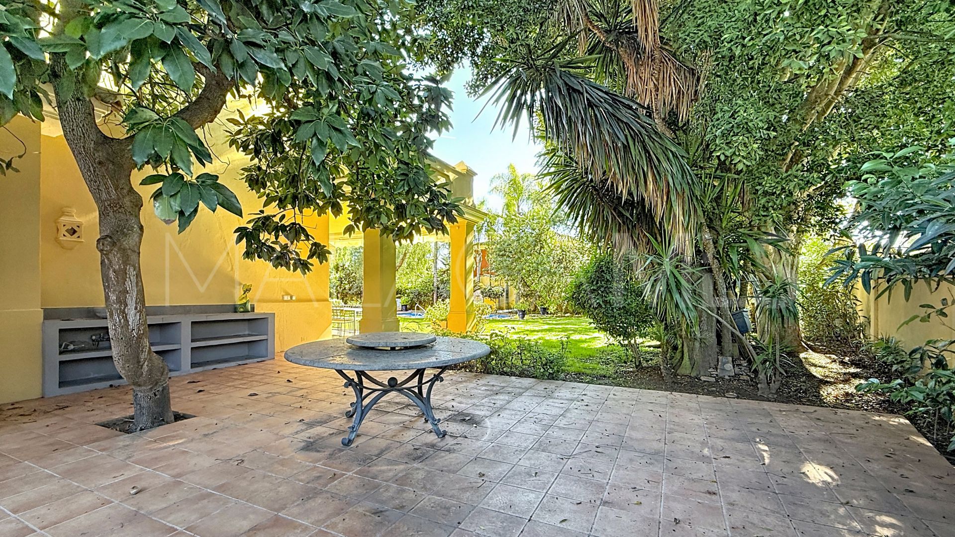 Villa for sale in Casasola