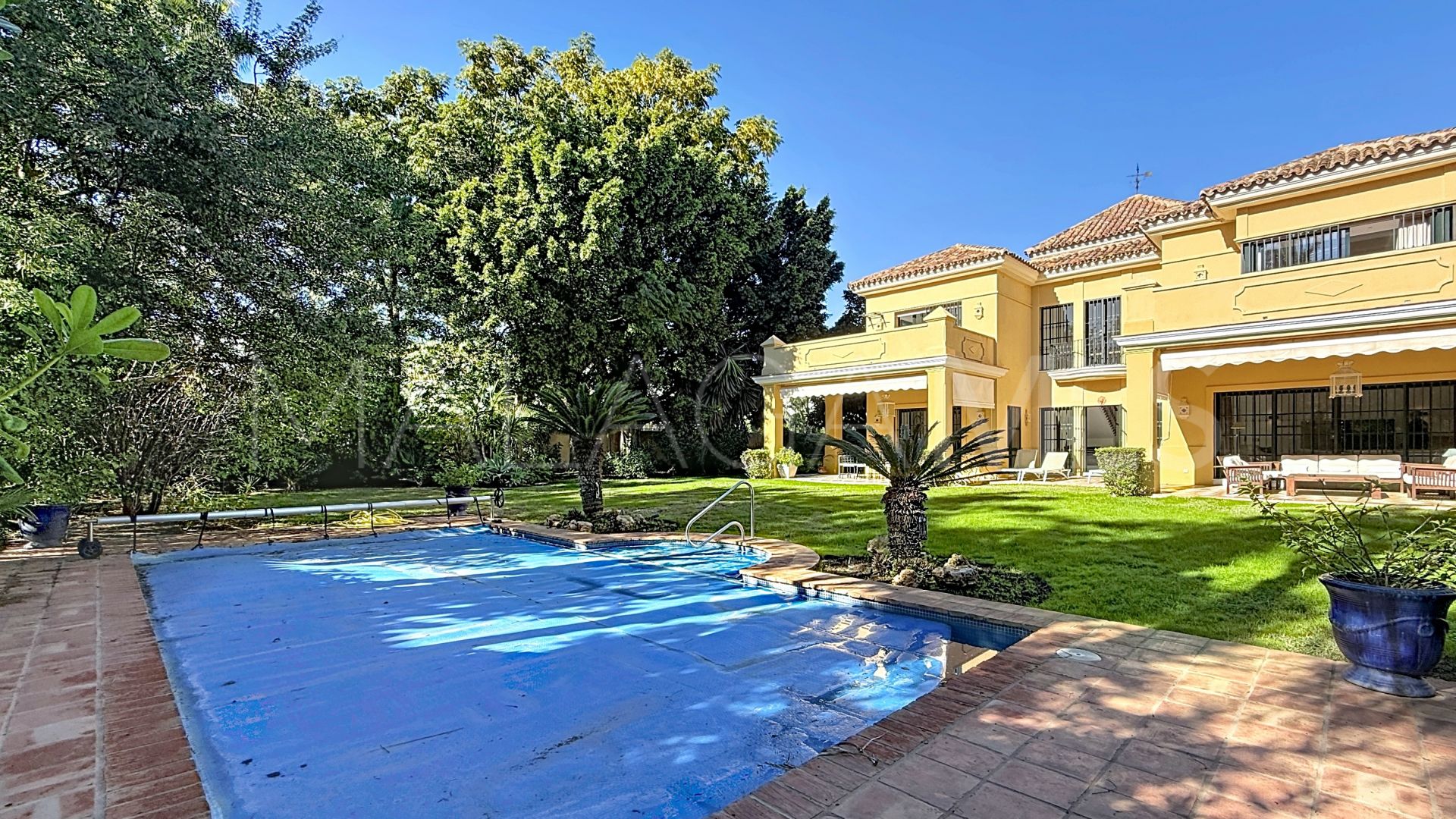 Villa for sale in Casasola