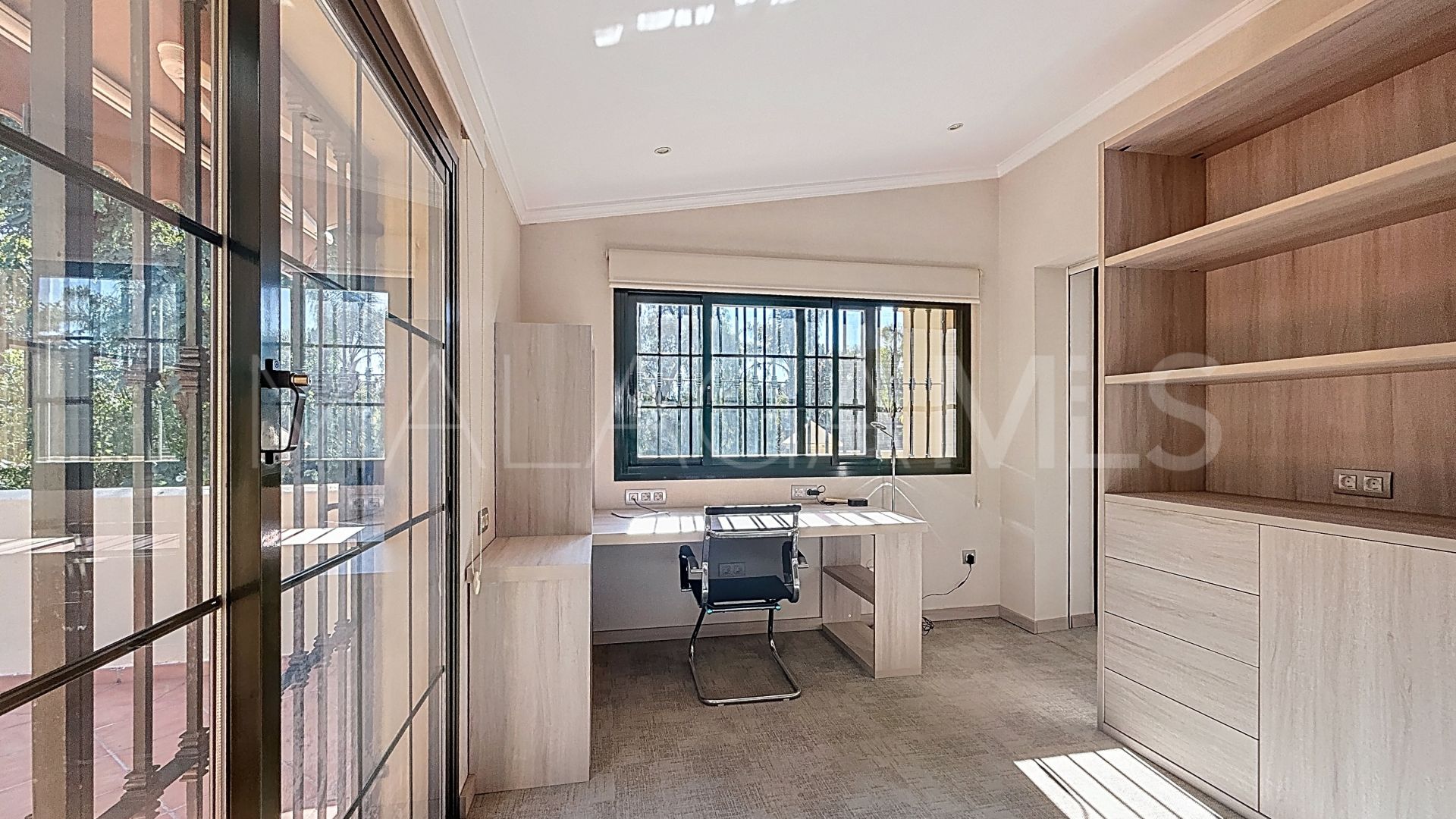 Villa for sale in Casasola