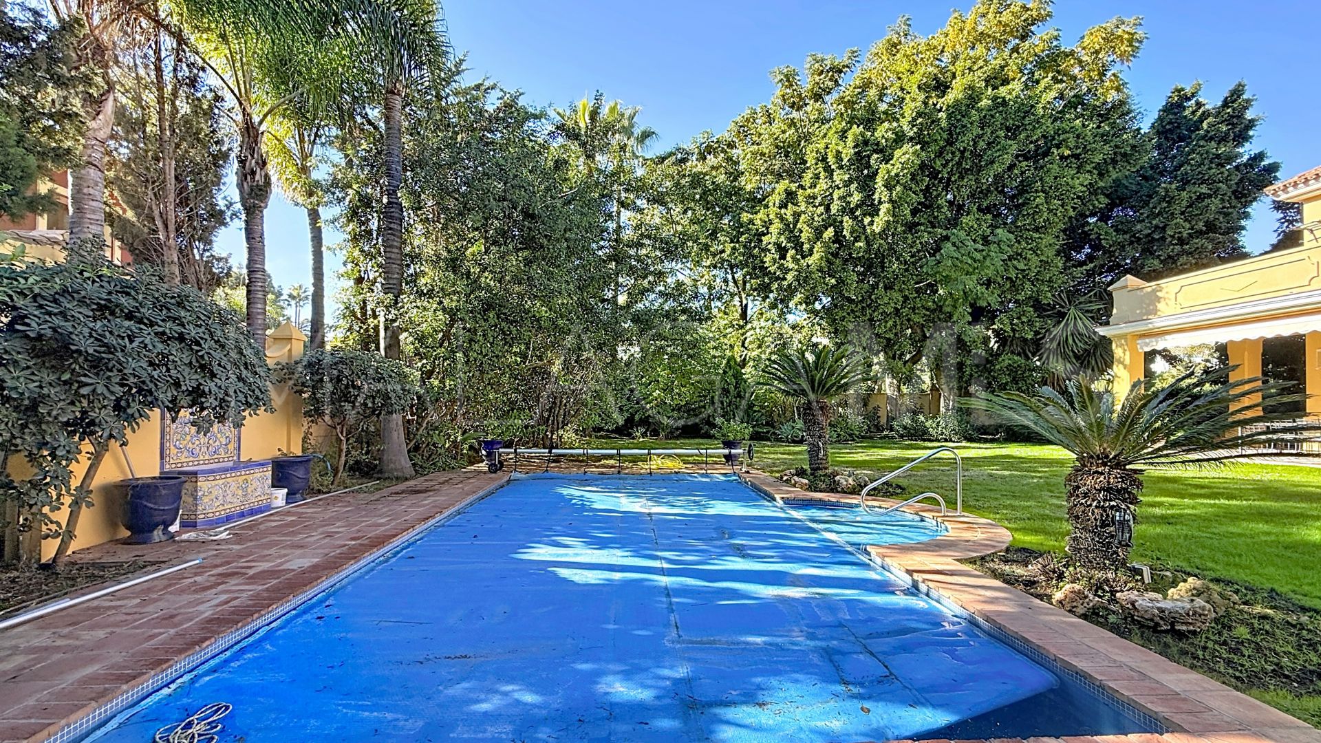 Villa for sale in Casasola