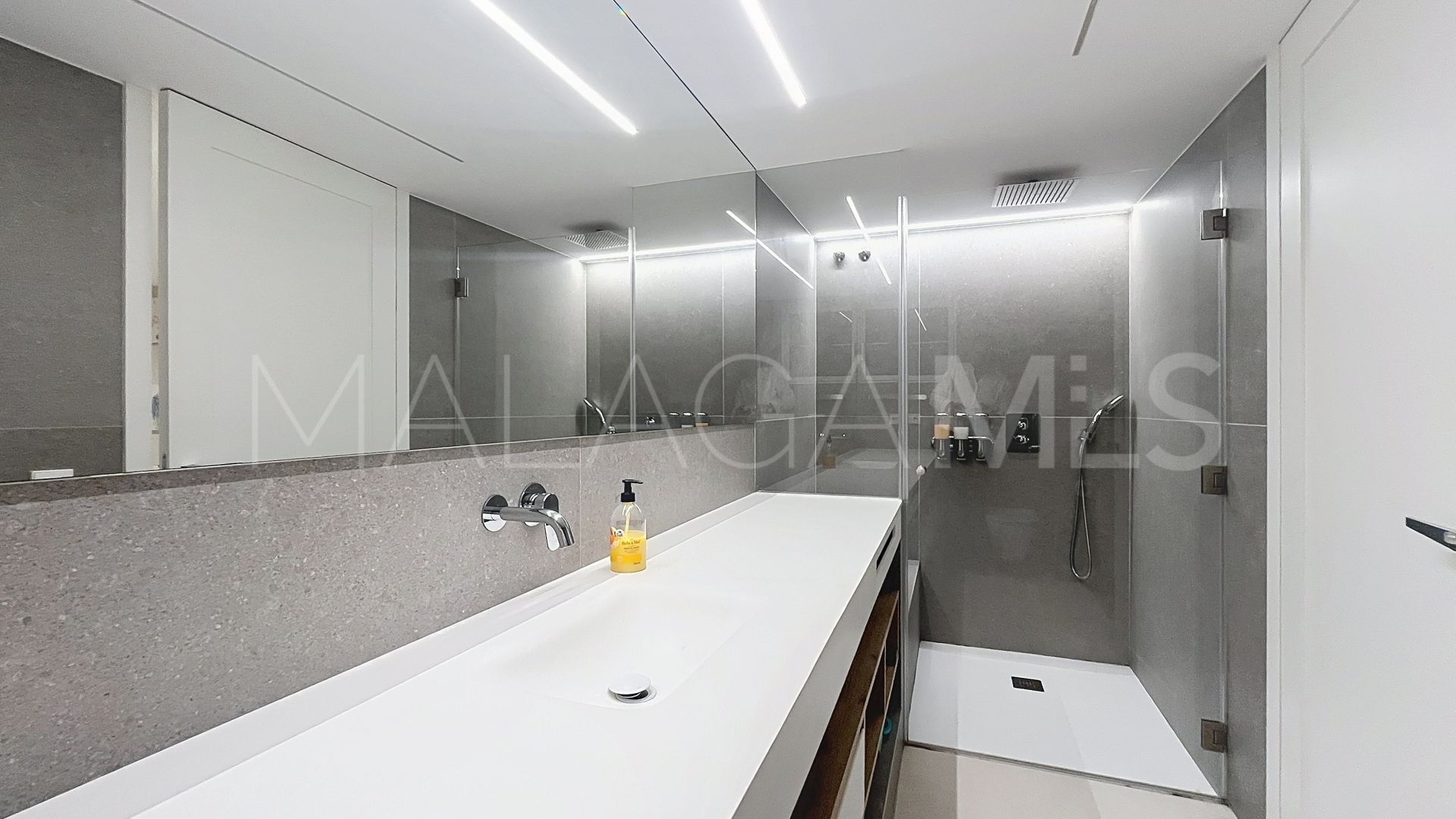 Villa with 4 bedrooms a la venta in Isla de Guadalmina