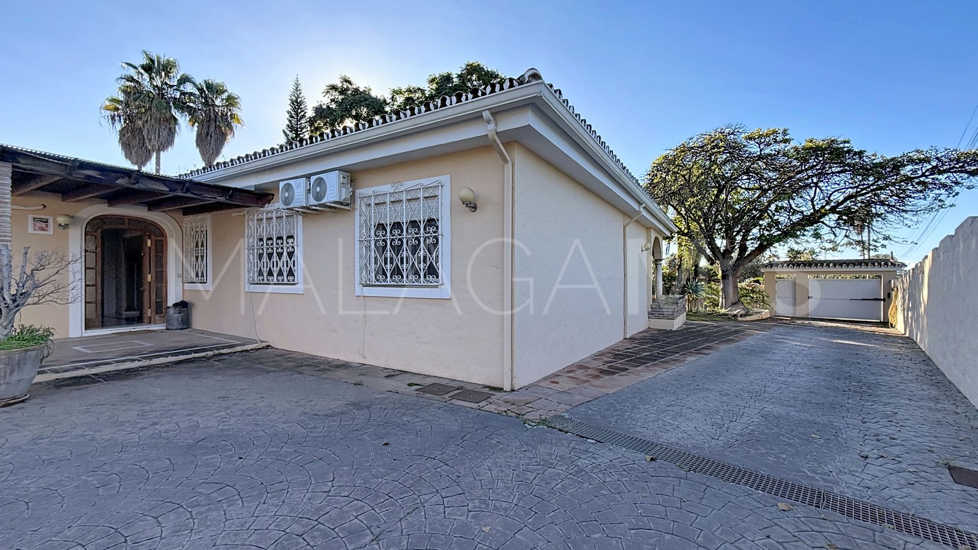 Villa for sale in La Resina Golf