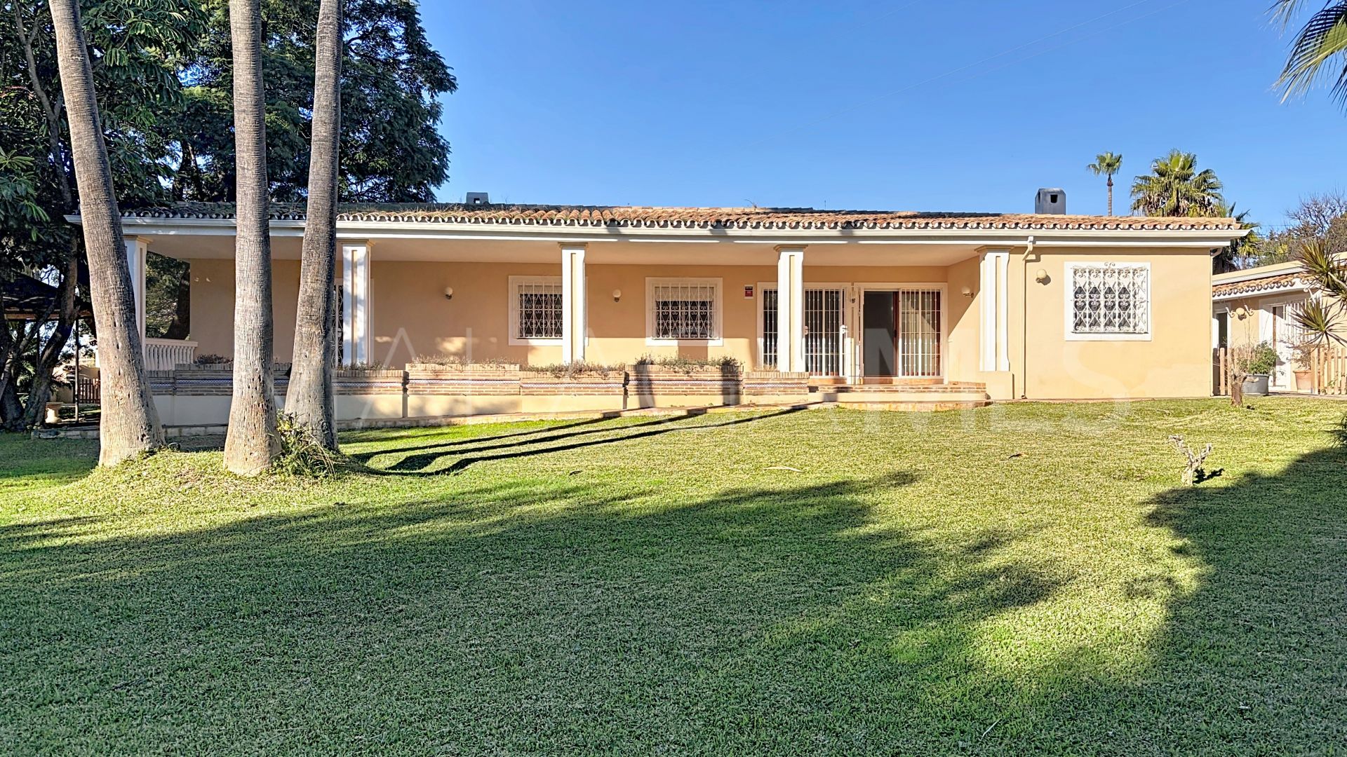 Villa for sale in La Resina Golf