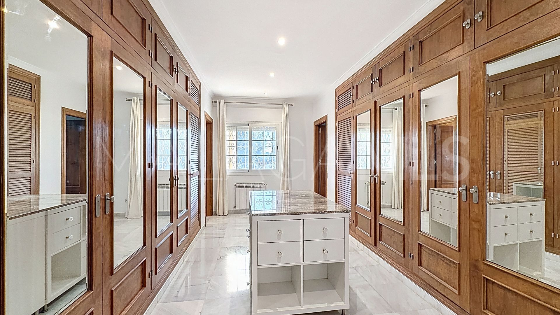 Villa for sale in La Resina Golf