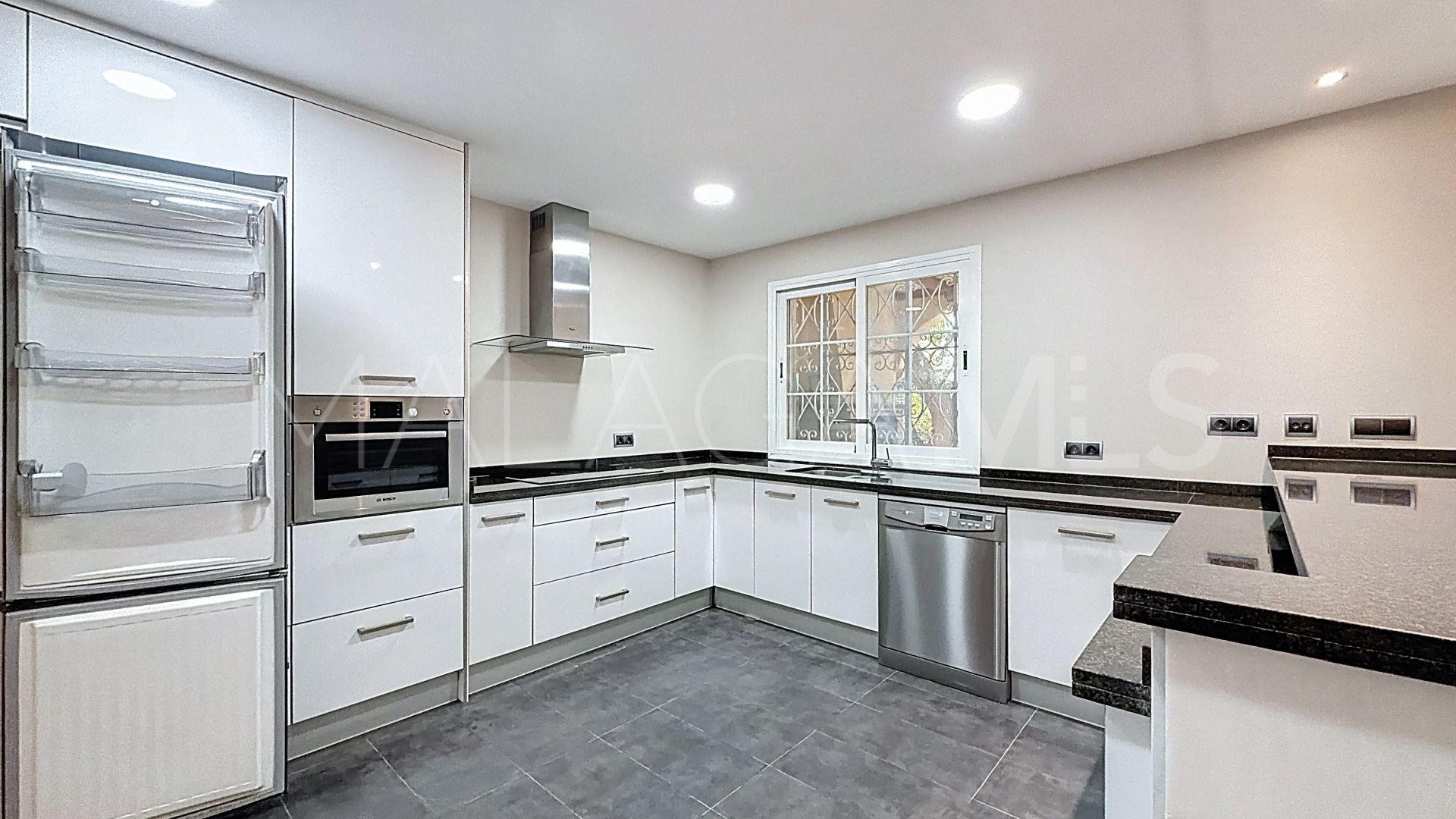 Villa for sale in La Resina Golf