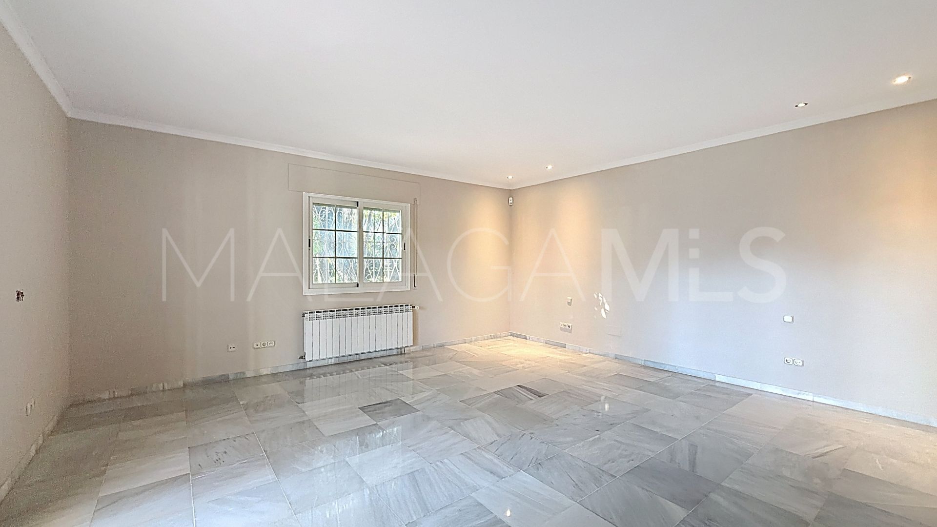 Villa for sale in La Resina Golf