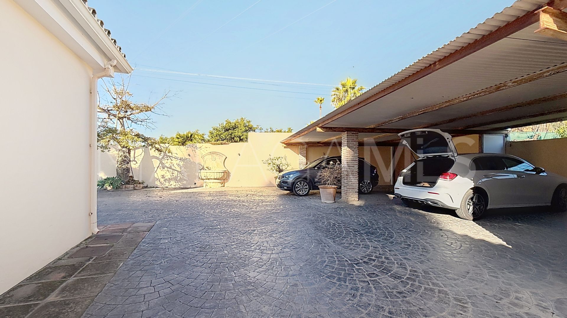 Villa for sale in La Resina Golf