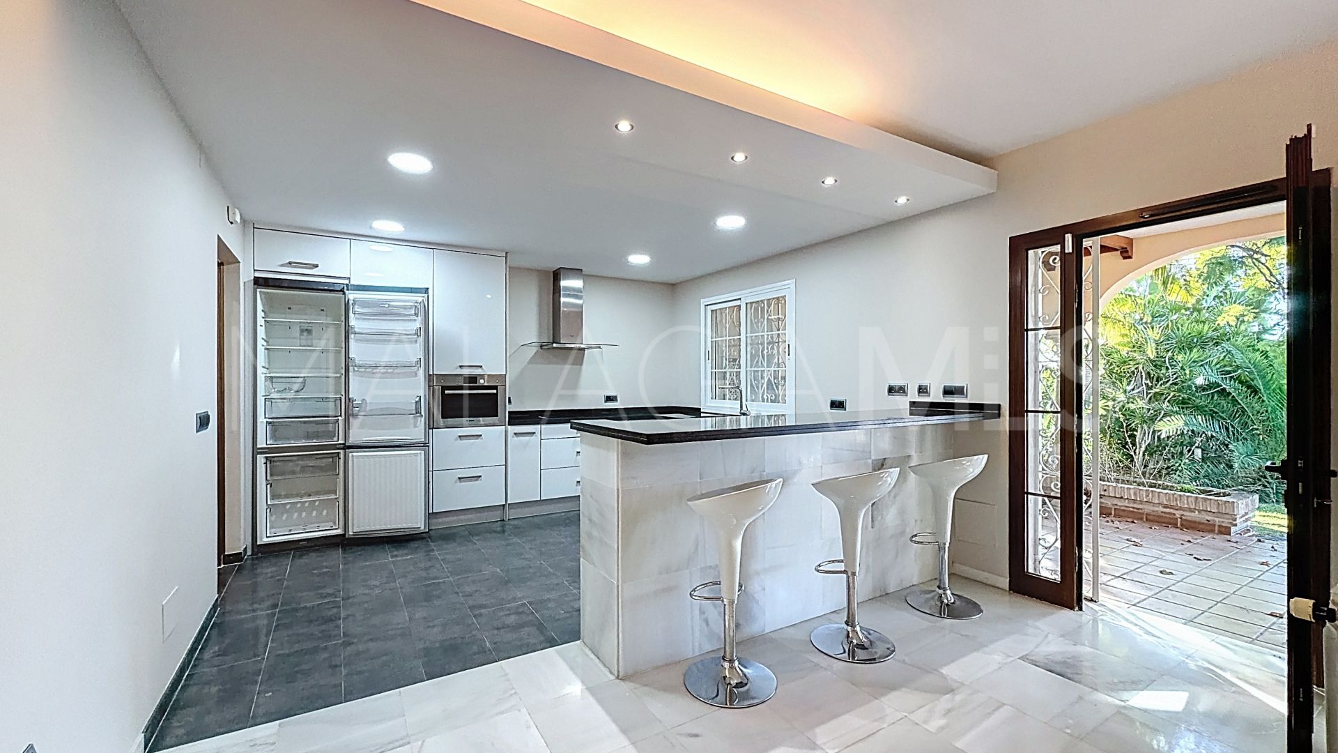 Villa for sale in La Resina Golf