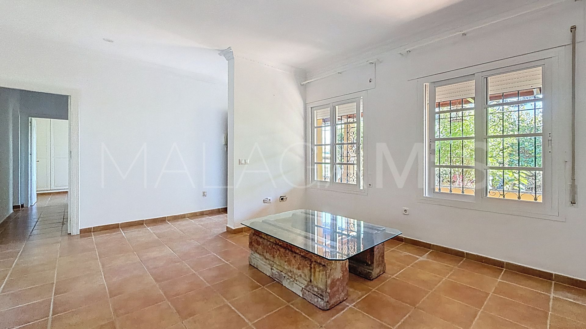 Hus i byn for sale in El Padron