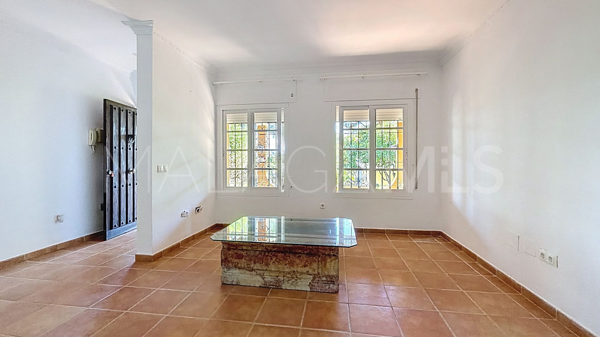 Hus i byn for sale in El Padron