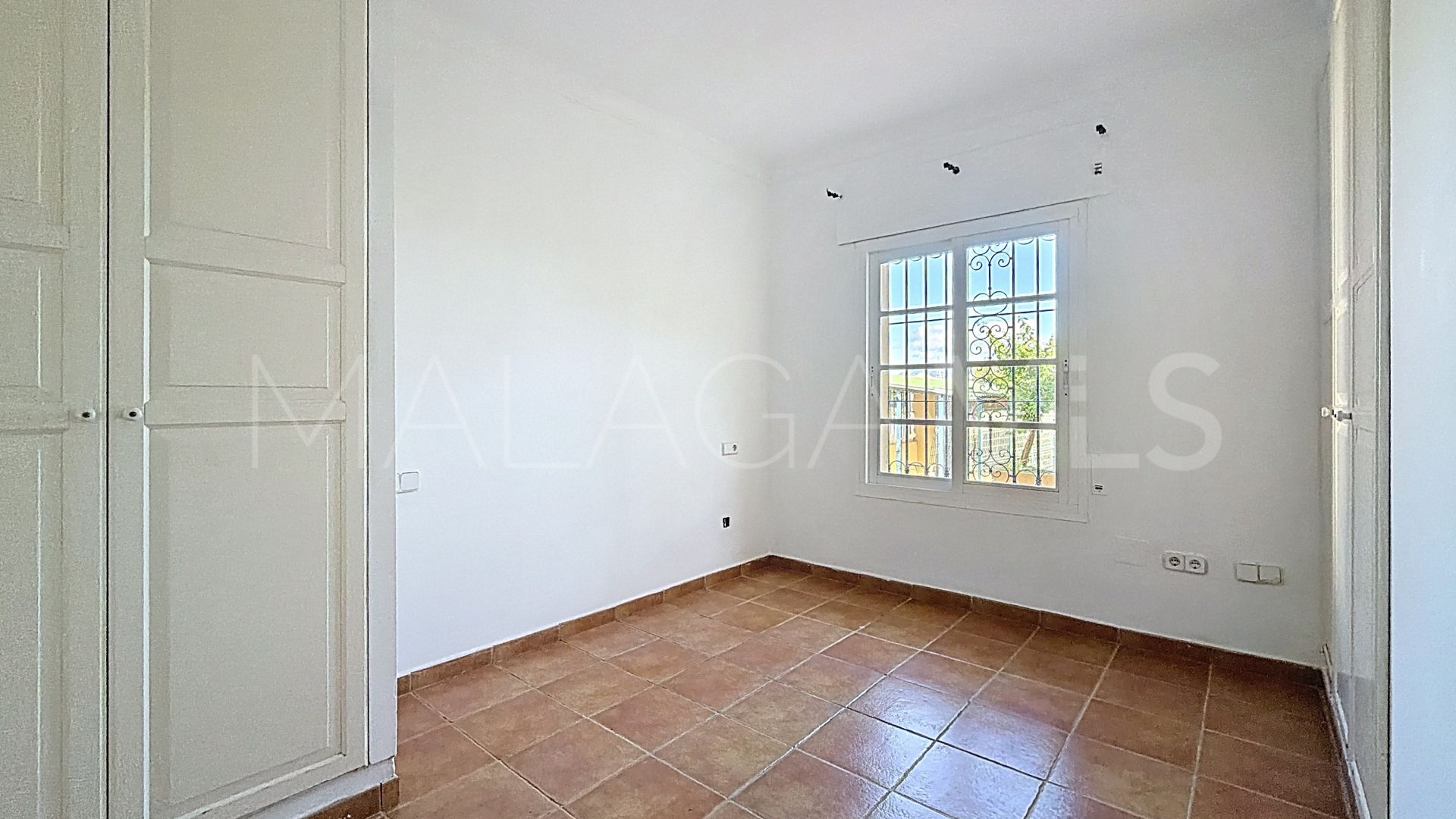 Hus i byn for sale in El Padron