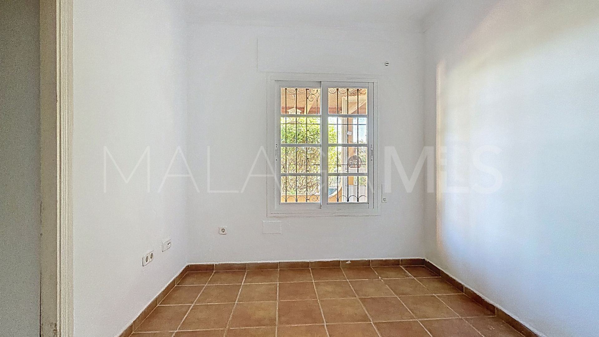 Hus i byn for sale in El Padron