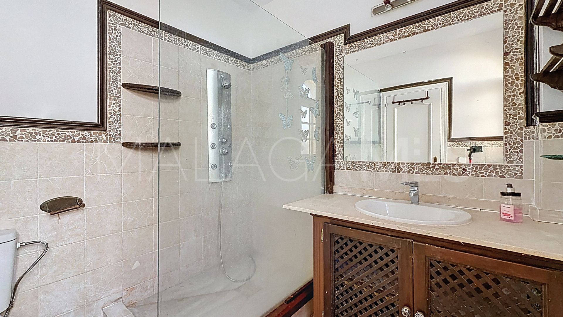 Hus i byn for sale in El Padron